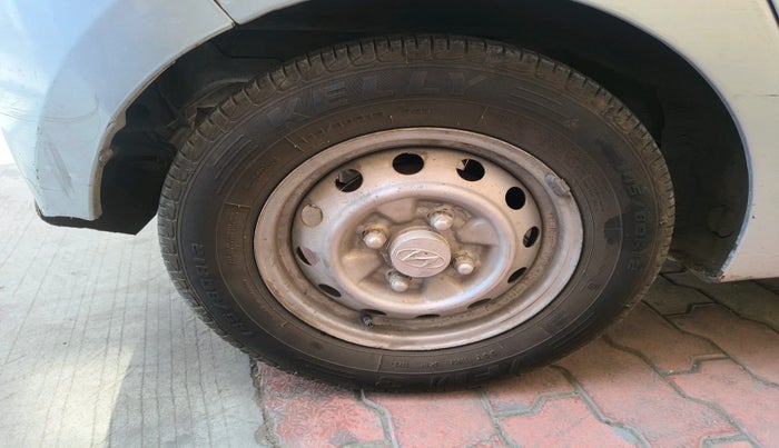 2015 Hyundai Eon ERA +, Petrol, Manual, 57,174 km, tyre