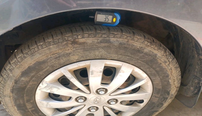 2015 Hyundai i10 SPORTZ 1.1, Petrol, Manual, 70,000 km, tyre