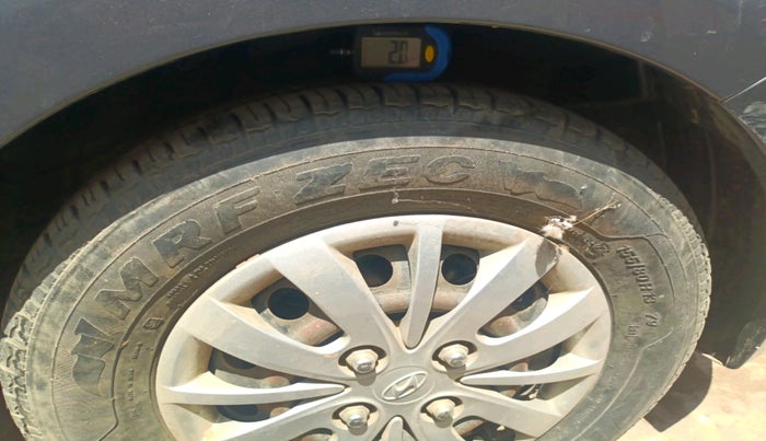 2015 Hyundai i10 SPORTZ 1.1, Petrol, Manual, 70,000 km, tyre