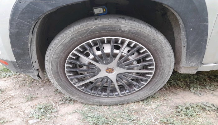 2017 Mahindra KUV 100 NXT K2 P 6 STR, Petrol, Manual, 1,09,119 km, tyre