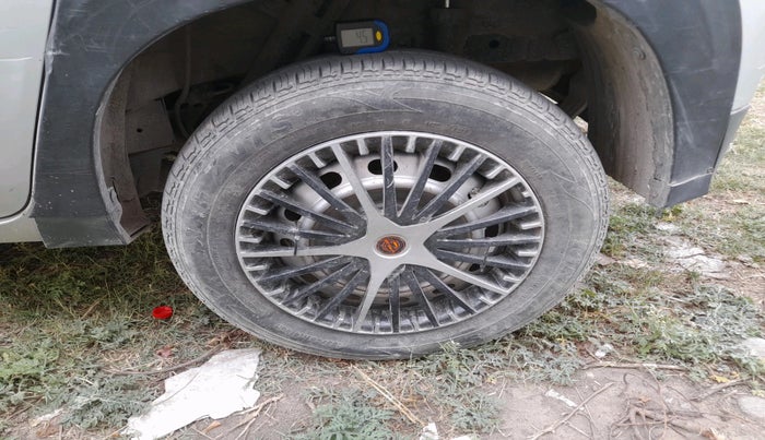 2017 Mahindra KUV 100 NXT K2 P 6 STR, Petrol, Manual, 1,09,119 km, tyre