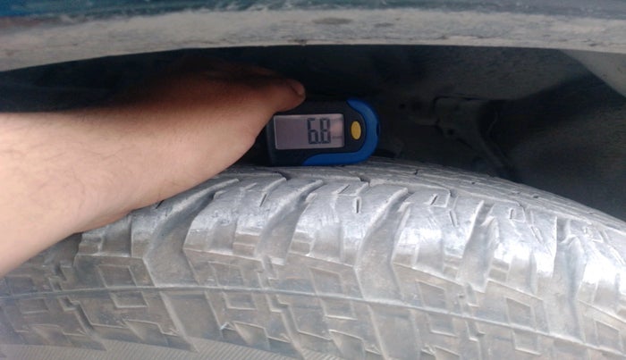 2013 Toyota Fortuner 3.0 4X4 MT, Diesel, Manual, 3,77,865 km, tyre