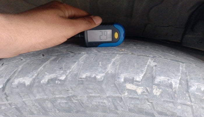 2013 Toyota Fortuner 3.0 4X4 MT, Diesel, Manual, 3,77,865 km, tyre