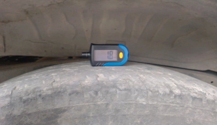 2013 Toyota Fortuner 3.0 4X4 MT, Diesel, Manual, 3,77,865 km, tyre