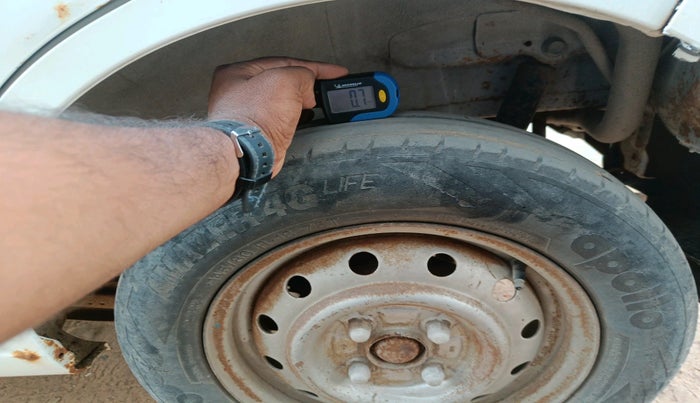 2013 Maruti Wagon R 1.0 LXI, CNG, Manual, 1,31,135 km, tyre