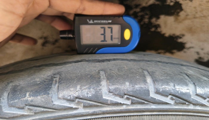 2023 Maruti Eeco 5 STR AC CNG, CNG, Manual, 39,760 km, tyre