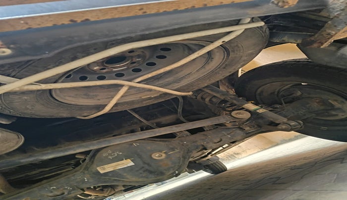 2023 Maruti Eeco 5 STR AC CNG, CNG, Manual, 39,760 km, tyre