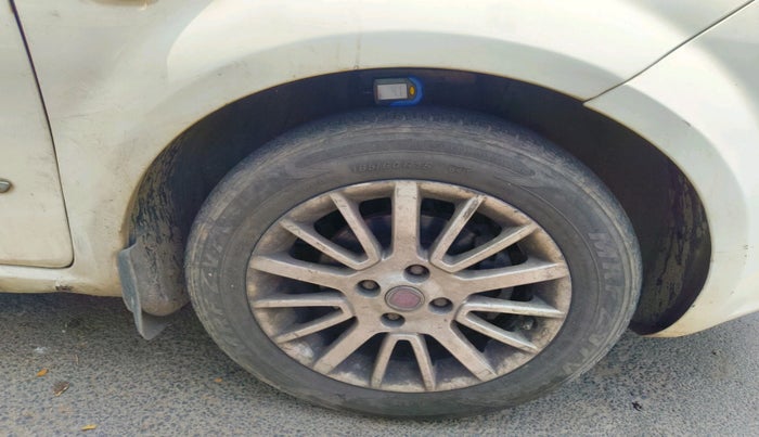 2010 Fiat Linea EMOTION 1.4, Petrol, Manual, 98,500 km, tyre