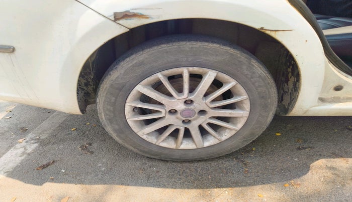 2010 Fiat Linea EMOTION 1.4, Petrol, Manual, 98,500 km, tyre