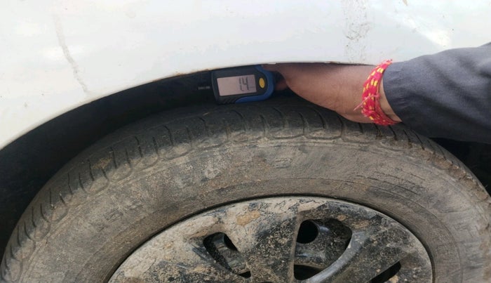 2011 Hyundai i10 SPORTZ 1.2, Petrol, Manual, 1,03,560 km, tyre