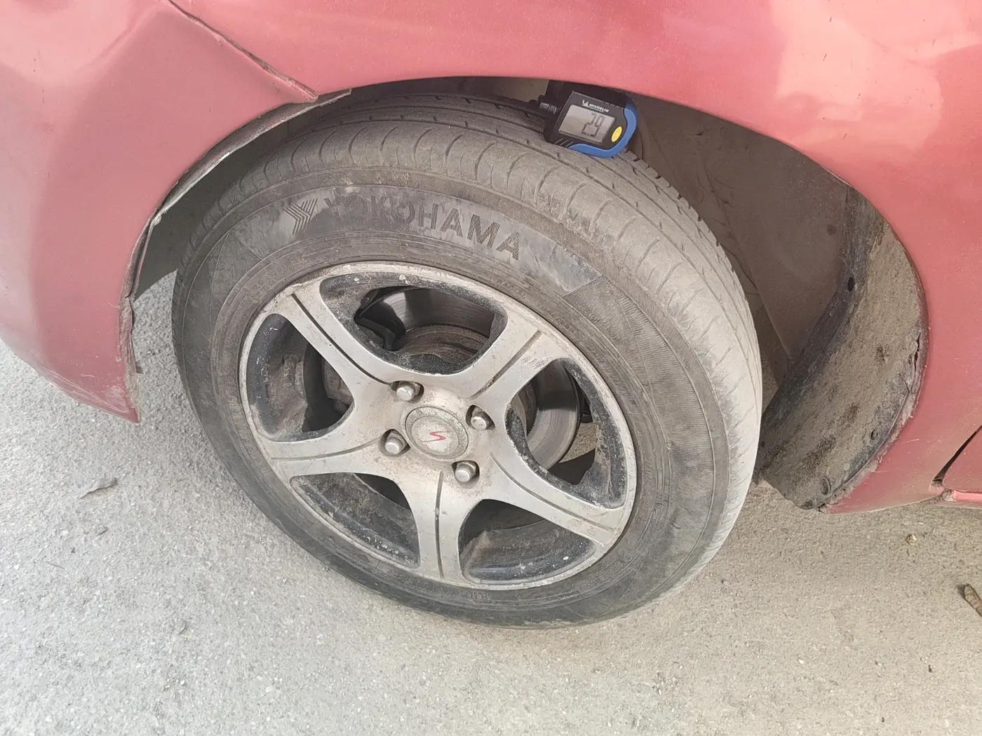 2014 Datsun Go A, CNG, Manual, 1,12,669 km, tyre