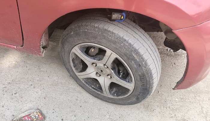 2014 Datsun Go A, CNG, Manual, 1,12,669 km, tyre