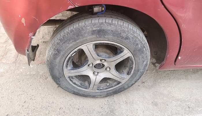 2014 Datsun Go A, CNG, Manual, 1,12,669 km, tyre