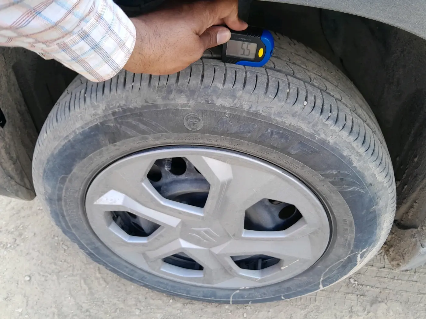 2024 Maruti BREZZA LXI S- CNG, CNG, Manual, 22,883 km, tyre