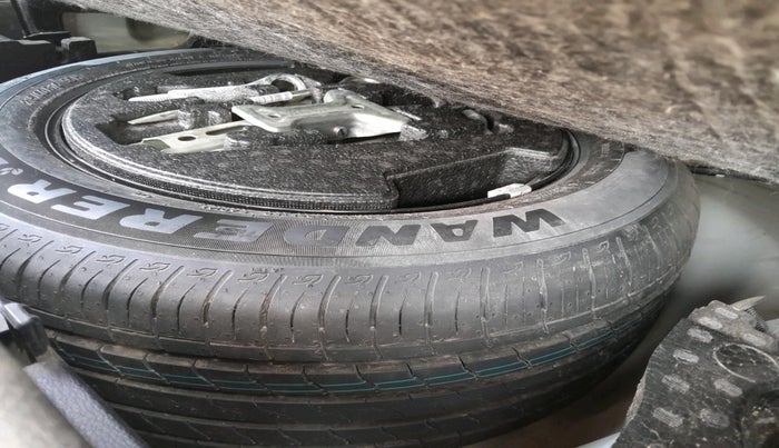 2024 Maruti BREZZA LXI S- CNG, CNG, Manual, 22,883 km, tyre