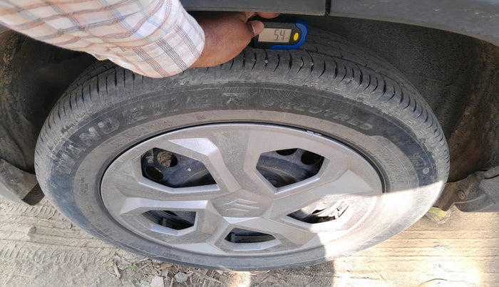 2024 Maruti BREZZA LXI S- CNG, CNG, Manual, 22,883 km, tyre