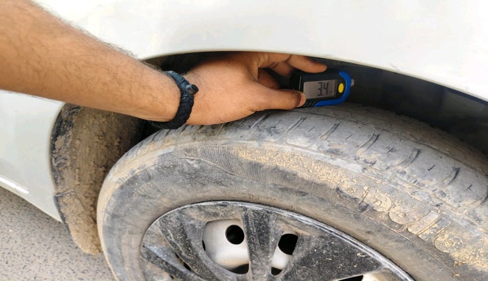 2018 Maruti Dzire LXI, Petrol, Manual, 30,691 km, tyre