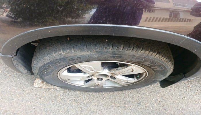 2012 Mahindra XUV500 W8, Diesel, Manual, 1,17,758 km, tyre