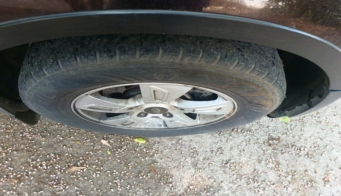 2012 Mahindra XUV500 W8, Diesel, Manual, 1,17,758 km, tyre