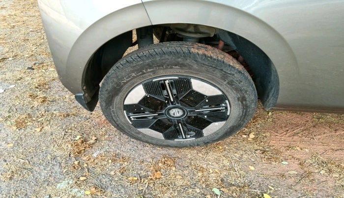 2024 MG COMET Excite, Electric, Automatic, 5,458 km, tyre