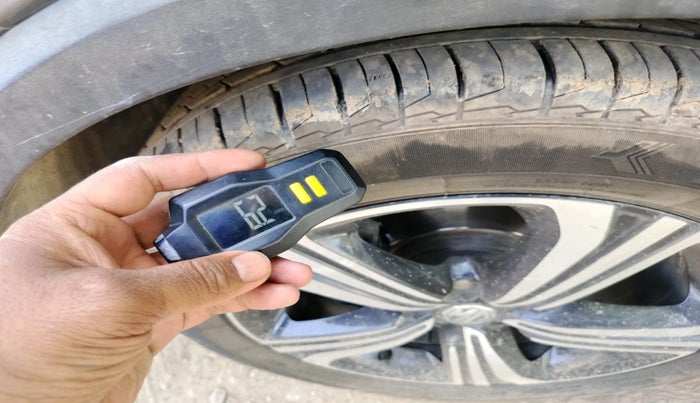 2022 MG ASTOR SAVVY 1.5 CVT, Petrol, Automatic, 40,083 km, tyre