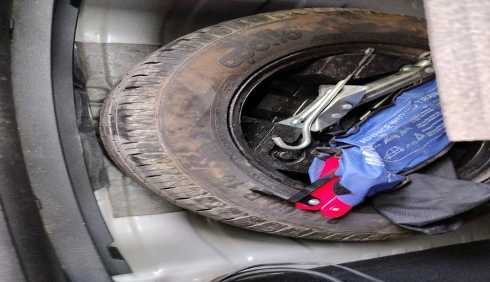 2022 MG ASTOR SAVVY 1.5 CVT, Petrol, Automatic, 40,083 km, tyre