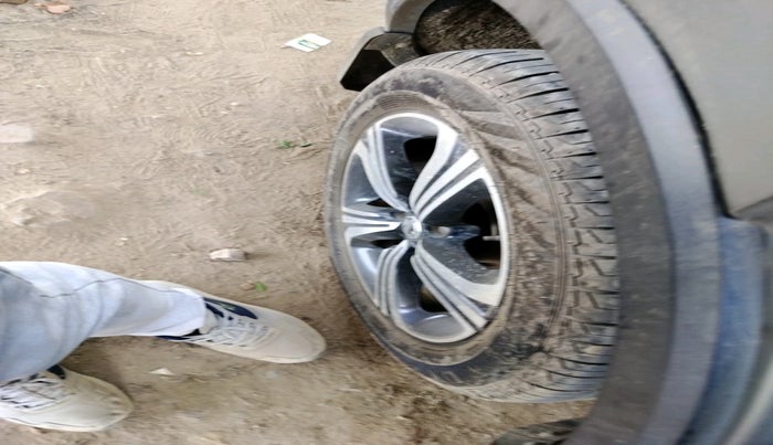 2022 MG ASTOR SAVVY 1.5 CVT, Petrol, Automatic, 40,083 km, tyre