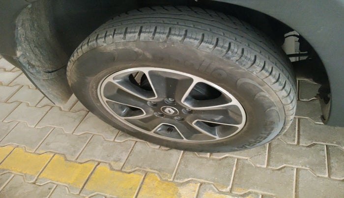 2018 Renault Duster RXS CVT, Petrol, Automatic, 29,852 km, tyre