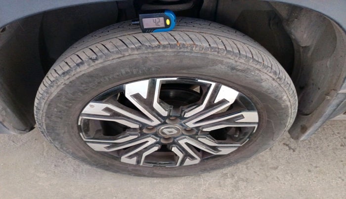 2022 Renault Kiger RXT (O) AMT DUAL TONE, Petrol, Automatic, 10,961 km, tyre