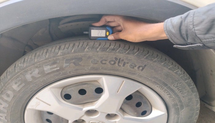 2019 Mahindra XUV300 W6 1.2 PETROL, Petrol, Manual, 62,445 km, tyre