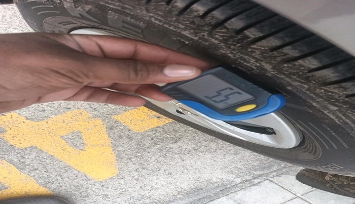 2012 Hyundai i10 SPORTZ 1.2 AT, Petrol, Automatic, 34,501 km, tyre