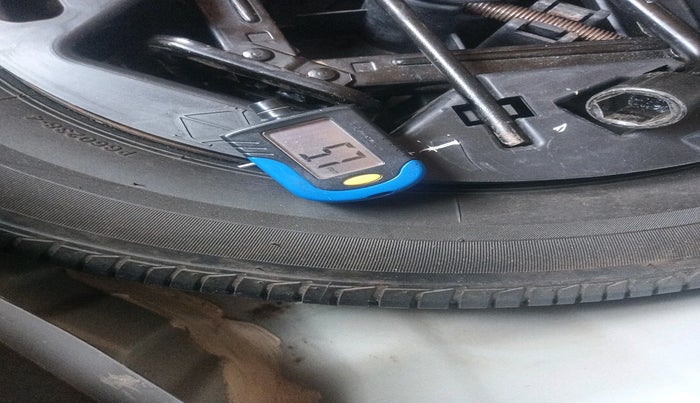 2012 Hyundai i10 SPORTZ 1.2 AT, Petrol, Automatic, 34,501 km, tyre