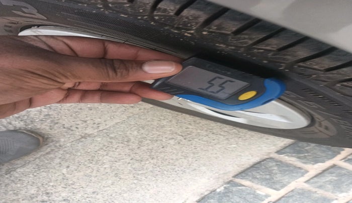 2012 Hyundai i10 SPORTZ 1.2 AT, Petrol, Automatic, 34,501 km, tyre