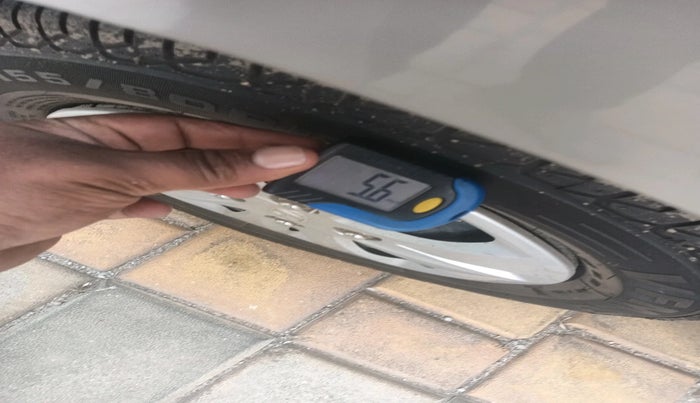 2012 Hyundai i10 SPORTZ 1.2 AT, Petrol, Automatic, 34,501 km, tyre