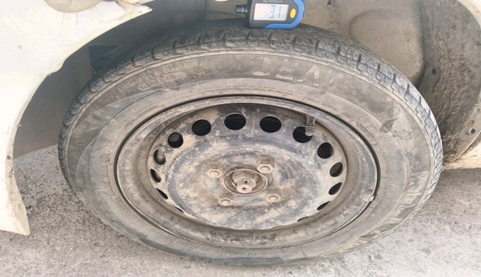 2014 Datsun Go A, Petrol, Manual, 1,08,165 km, tyre