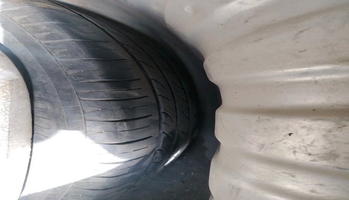 2015 Nissan Micra XV DIESEL, Diesel, Manual, 75,320 km, tyre