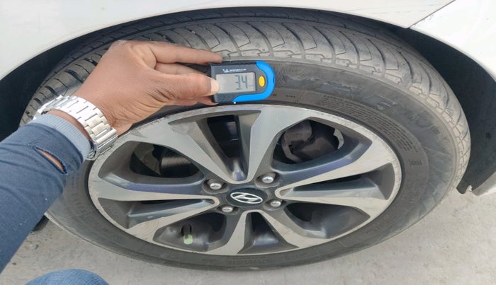 2014 Hyundai Xcent SX 1.2 (O), CNG, Manual, 1,42,761 km, tyre