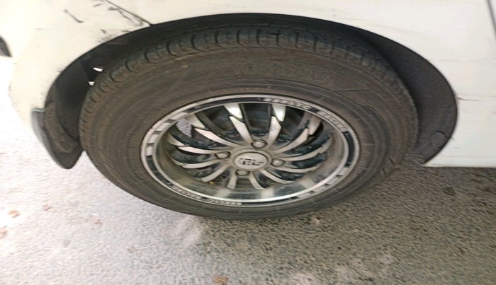 2011 Hyundai i10 MAGNA 1.2, Petrol, Manual, 85,594 km, tyre