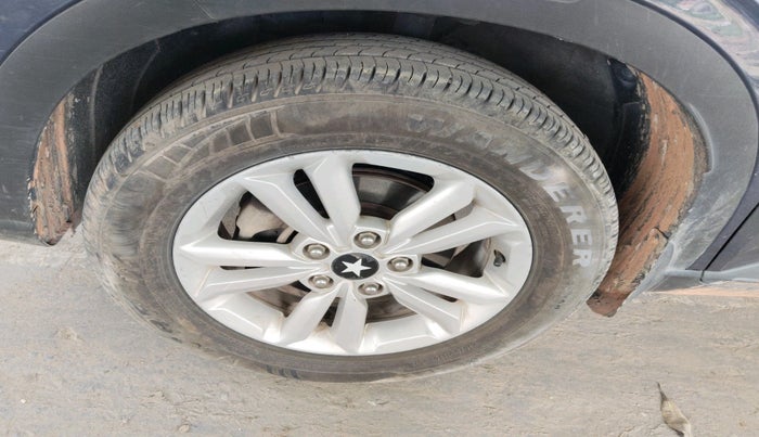 2022 Hyundai VENUE S+ 1.2, Petrol, Manual, 36,644 km, tyre