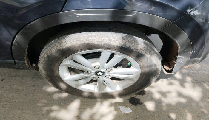 2022 Hyundai VENUE S+ 1.2, Petrol, Manual, 36,644 km, tyre