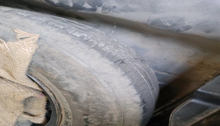 2022 Hyundai VENUE S+ 1.2, Petrol, Manual, 36,644 km, tyre