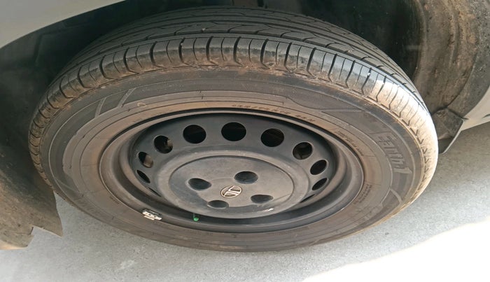 2022 Tata PUNCH PURE MT, Petrol, Manual, 54,662 km, tyre