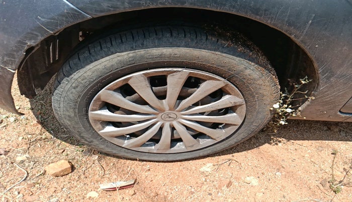 2011 Ford Figo TITANIUM 1.4 DIESEL, Diesel, Manual, 1,59,578 km, tyre