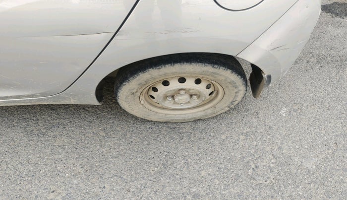 2012 Hyundai Eon D-LITE+, Petrol, Manual, 1,37,710 km, tyre