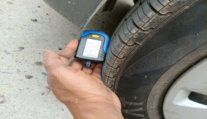 2012 Hyundai i10 MAGNA 1.2, Petrol, Manual, 77,734 km, tyre