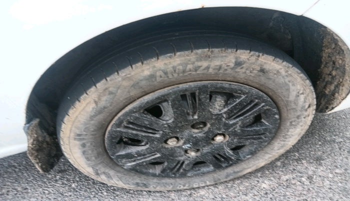 2013 Hyundai Santro Xing GLS, CNG, Manual, 1,59,673 km, tyre