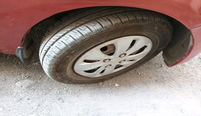 2011 Hyundai i10 MAGNA 1.2, Petrol, Manual, 1,03,173 km, tyre