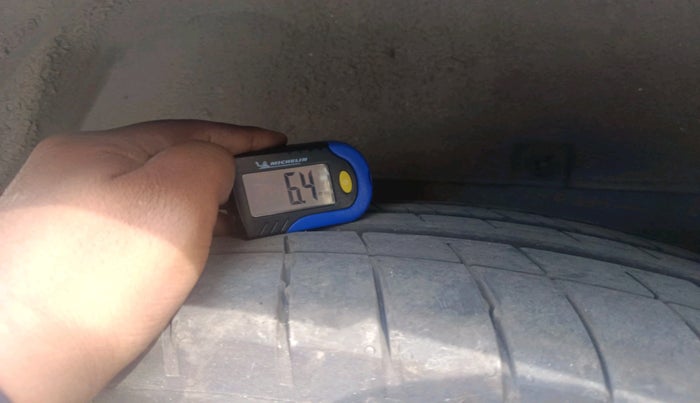 2017 Tata Hexa XT 4X2 7 STR, Diesel, Manual, 84,524 km, tyre