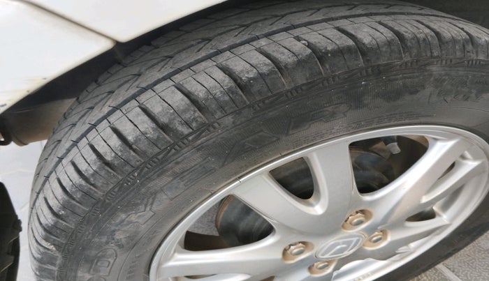 2017 Honda Brio VX AT, Petrol, Automatic, 13,400 km, tyre