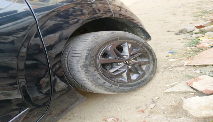 2022 Hyundai GRAND I10 NIOS SPORTZ 1.2 KAPPA VTVT CNG, CNG, Manual, 94,697 km, tyre